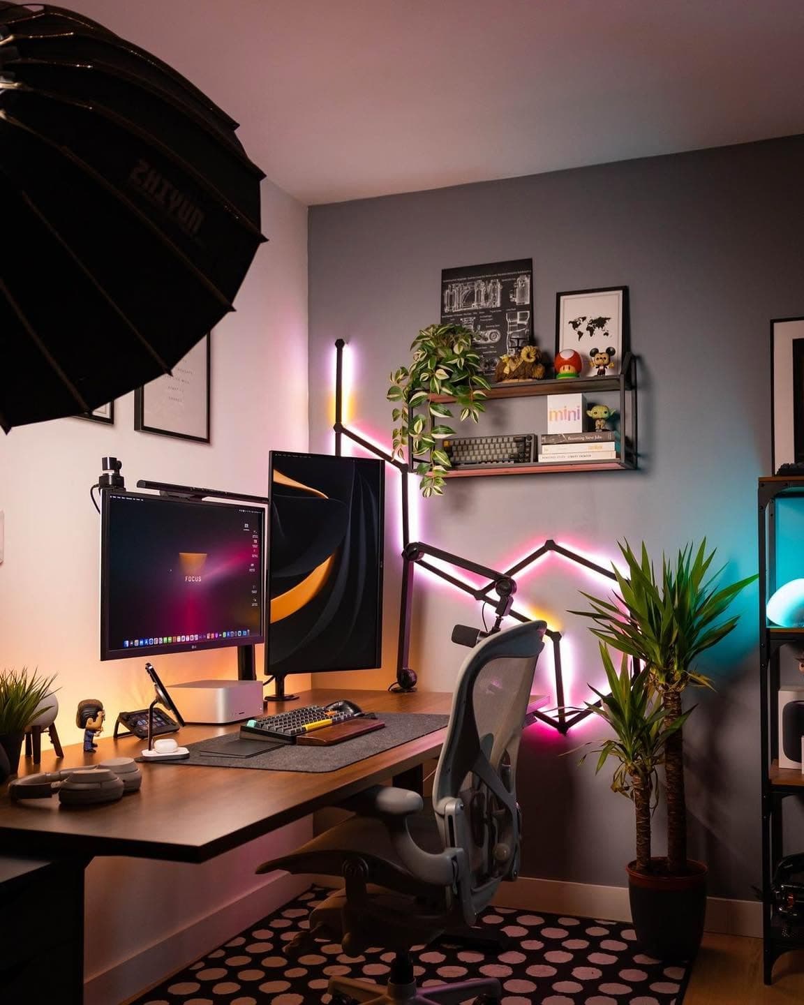 h31arzrhalsocpr4ll1g desk setup