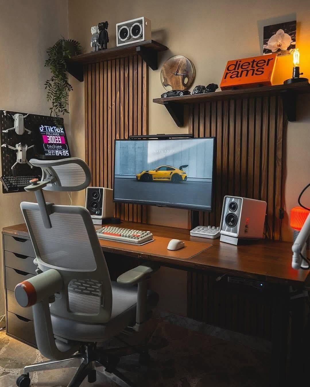s6lgulhmt7haypgtazxx desk setup